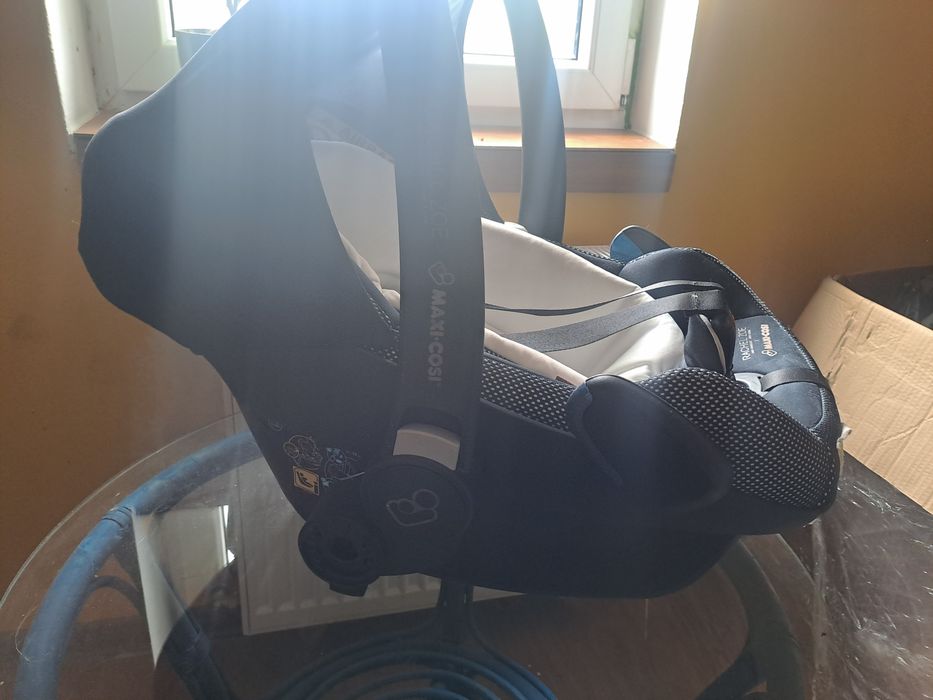 Fotelik, nosidełko samochodowe