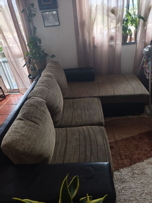 Vendo sofá em ótimo estado e mesa de centro