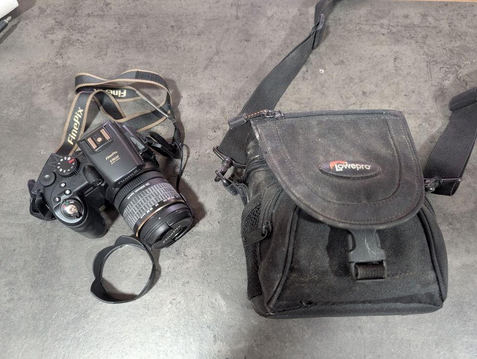 Fujifilm s9600 finepix.
