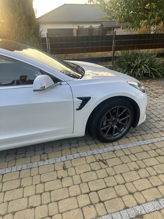 Tesla Model 3 Long Range AWD 2019 – cesja leasingu