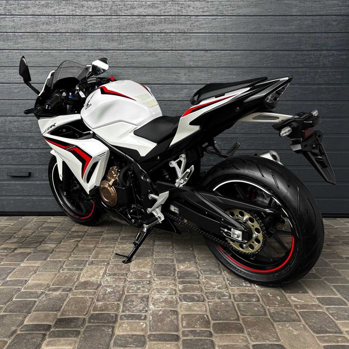 Продам мотоцикл Honda CBR400R (0169)