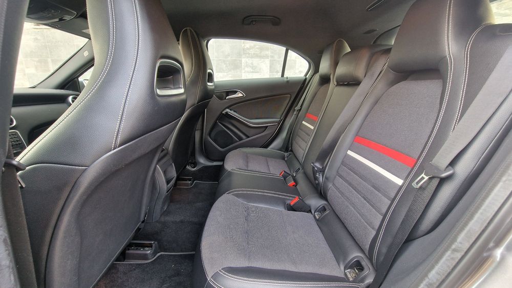Mercedes-Benz A 180 — fotografia 10