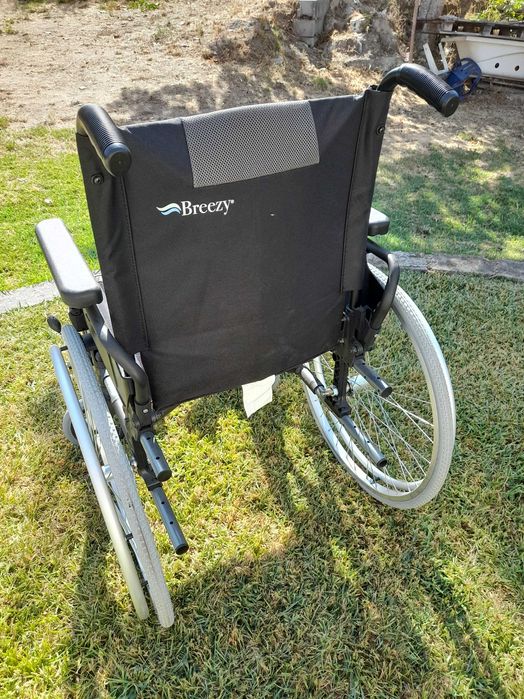 Cadeira de rodas nova