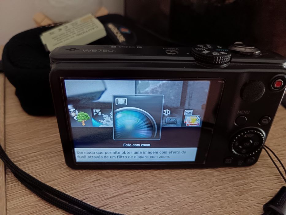 Máquina fotográfica Samsung wb750