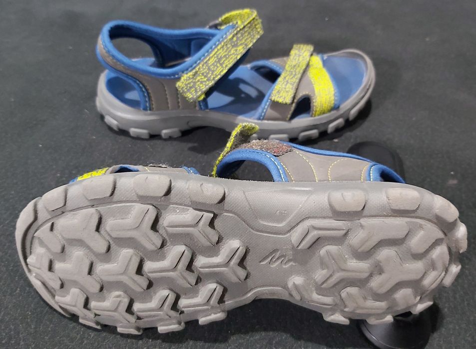 Calçado Novo e usado -- 34