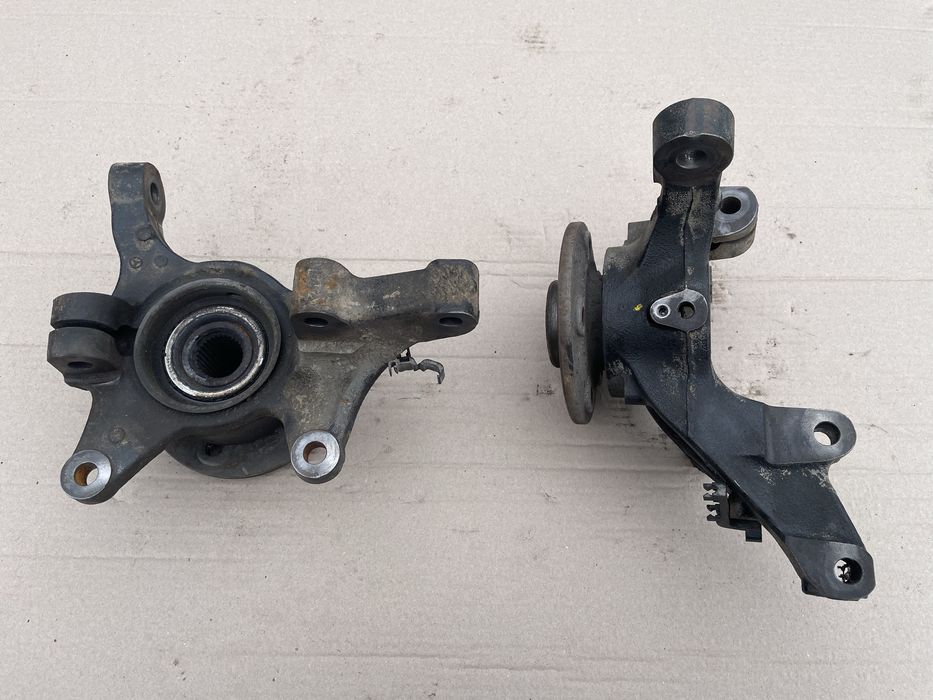 Ступица цапфа передняя на полный привод 4х4 на VITO-VIANO W639