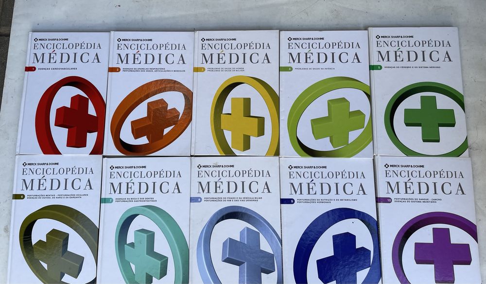 Vendo livros de Medicina e outro