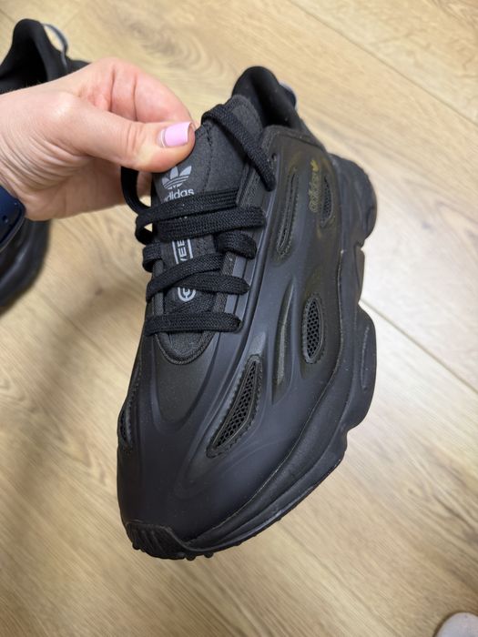 Продам кроссовки Adidas Ozweego Celox J р.38 1/2