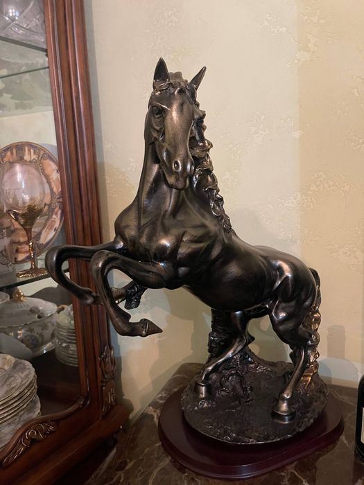 Статуетка бронзова «Fonowx”