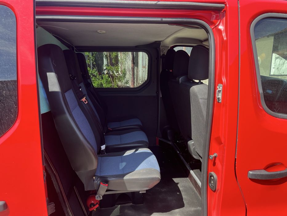 Opel Vivaro trafic Brygadówka 6osobowa Stan BDB