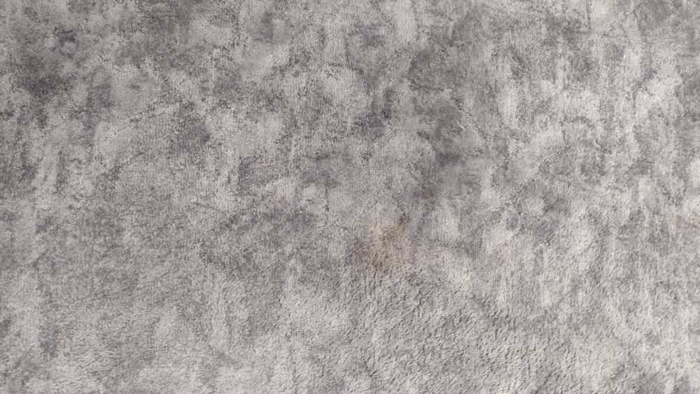 Sprzedam duzą wykładzinę 380x270 cm.