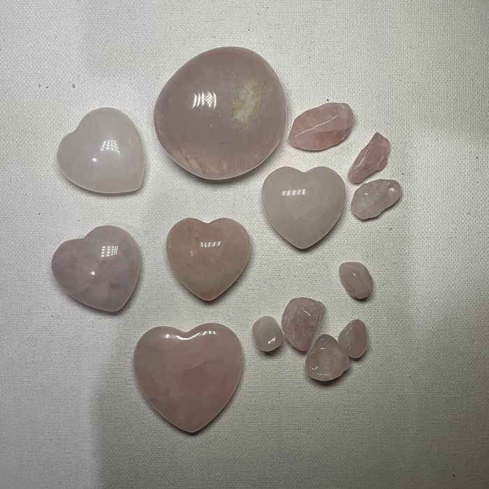 Рожевий кварц і інші мінерали