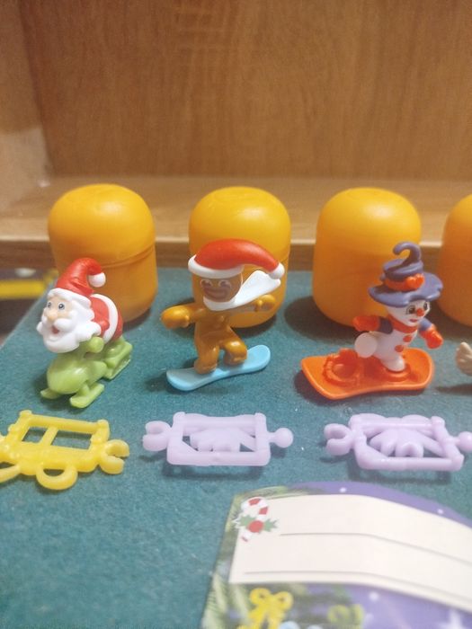 Киндер сюрприз новорічний( 6 шт)