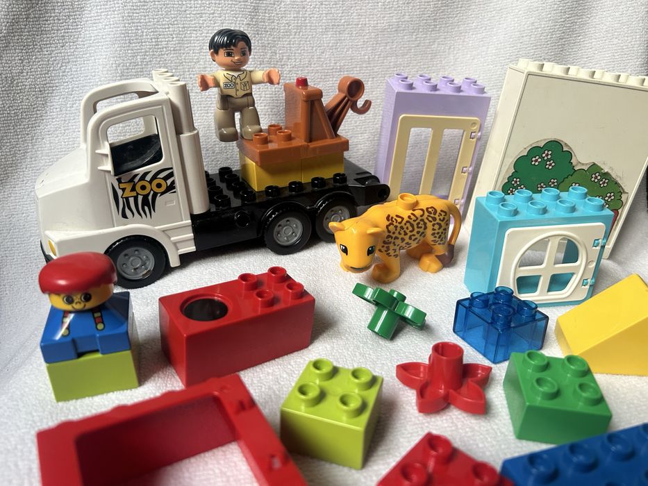 LEGO Duplo zestaw samochód, tygrys Zoo postacie Policjant