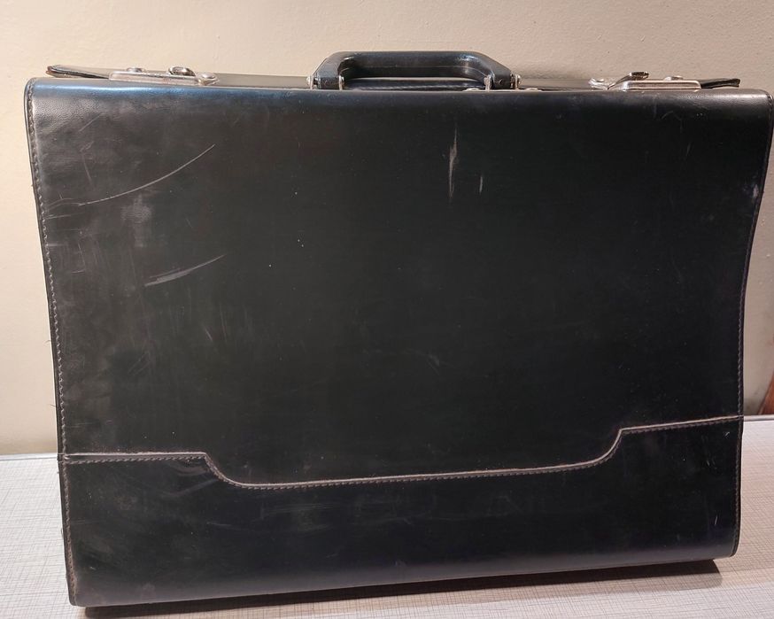 Дипломат / Класичний Чорний Кейс для документів А4.