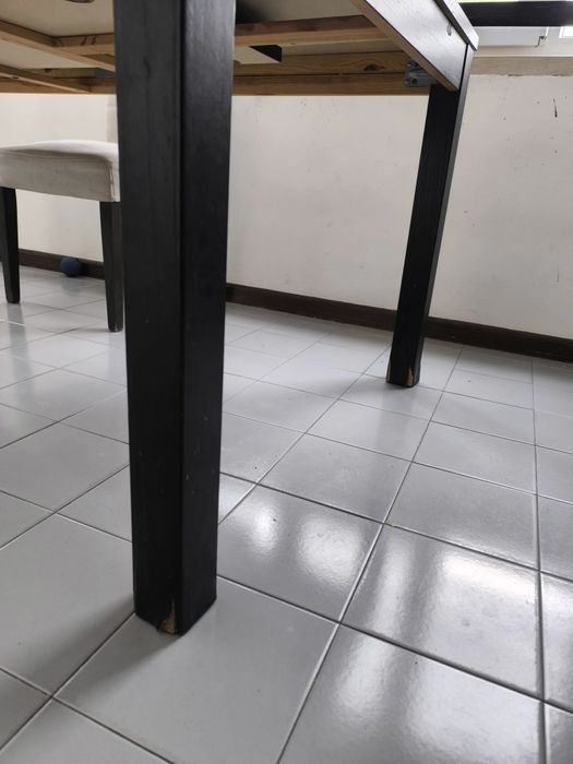 Mesa extensível com cadeiras