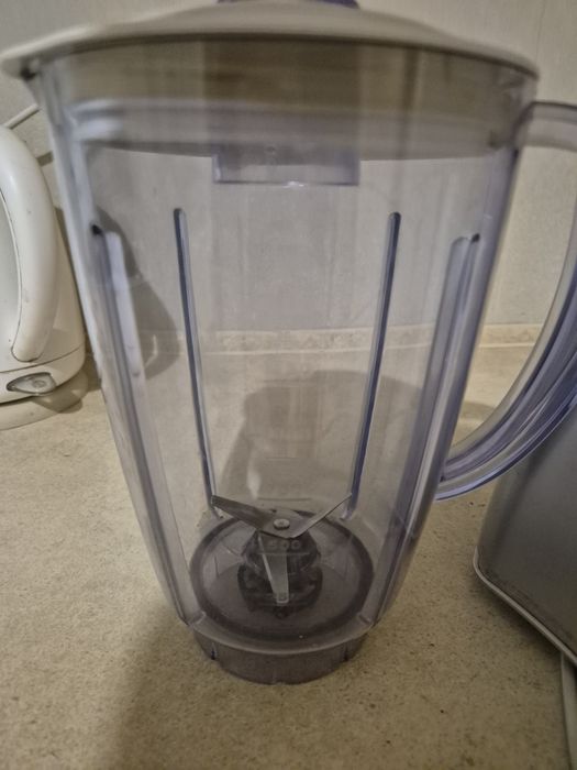 Блендер Maestro.