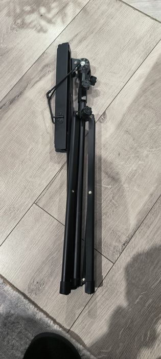 Підставка до нотного зошита .