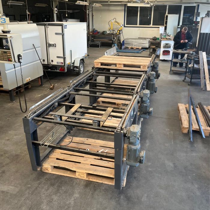 Transporter łańcuchowy palet 1200x1200mm – Buforowy | Faktura VAT