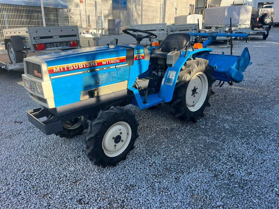 Trator Mitsubishi MT1401D com fresa