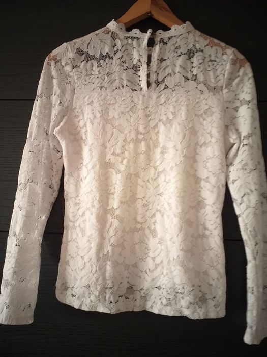 Śliczna koronkowa bluzka