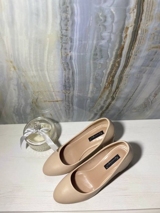 Туфлі бежеві, 39 розміру