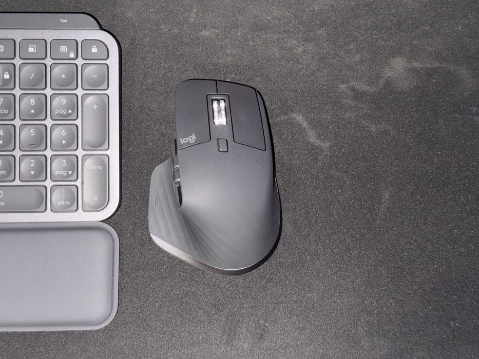 Combo MX master 3s + MX keys + mx palm rest