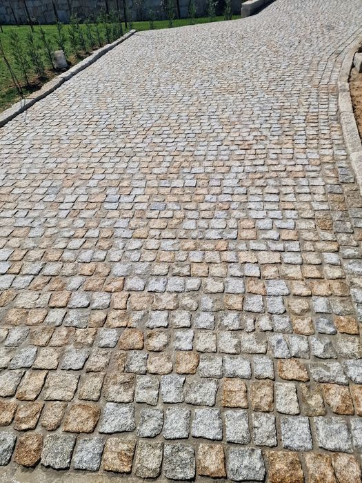 Pavimentos em granito natural