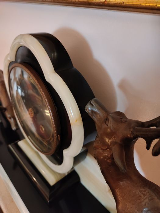 Relógio decorativo em mármore/jade