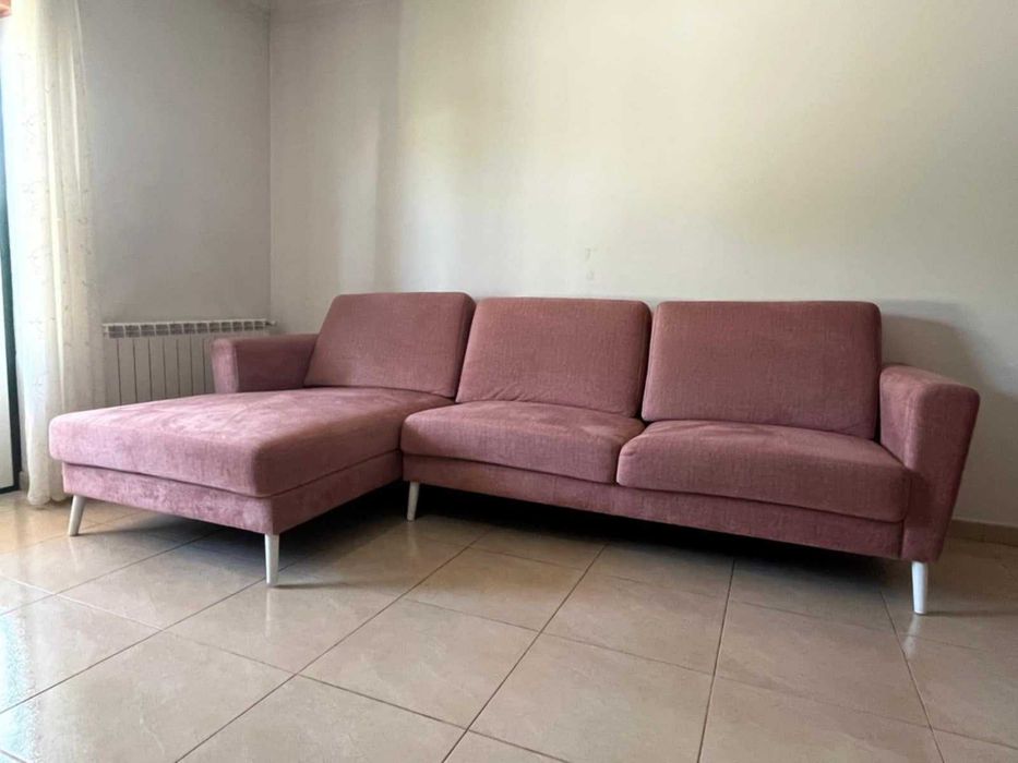 Sofá com chaise long