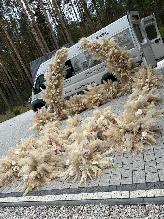 Pampasowe Wesele dekoracja z traw pampasowych na wesele