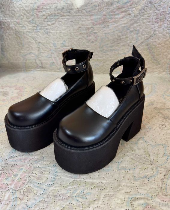 Жіноче взуття на платформі. НОВЕ