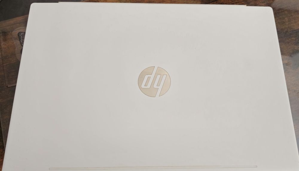 Laptop biały Pavilion 15 cs0xxx aluminium i5 8GB 240SSD MX150
