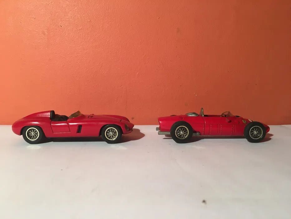 FERRARI ( 2 ) - anos 90 - escala 1/43 ?