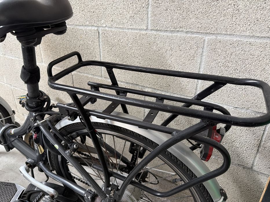 Bicicleta elétrica dobravel avariada