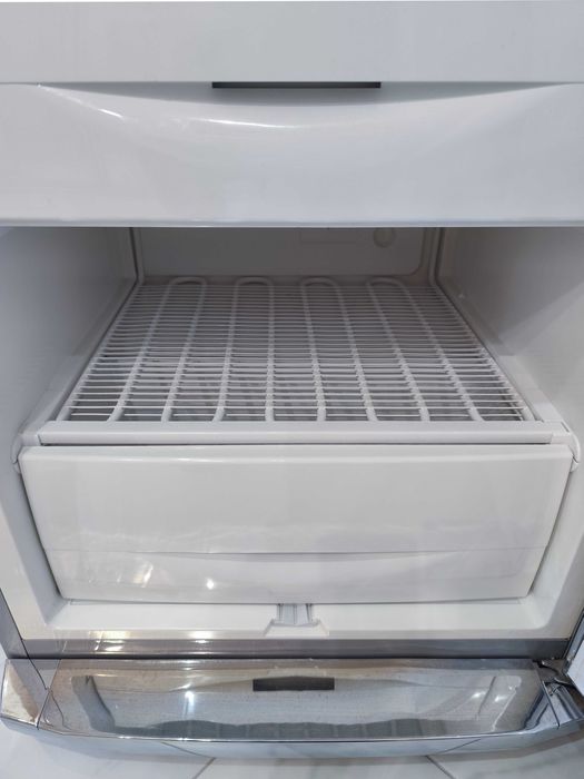 Італійський холодильник Ardo CO 2412 BAS