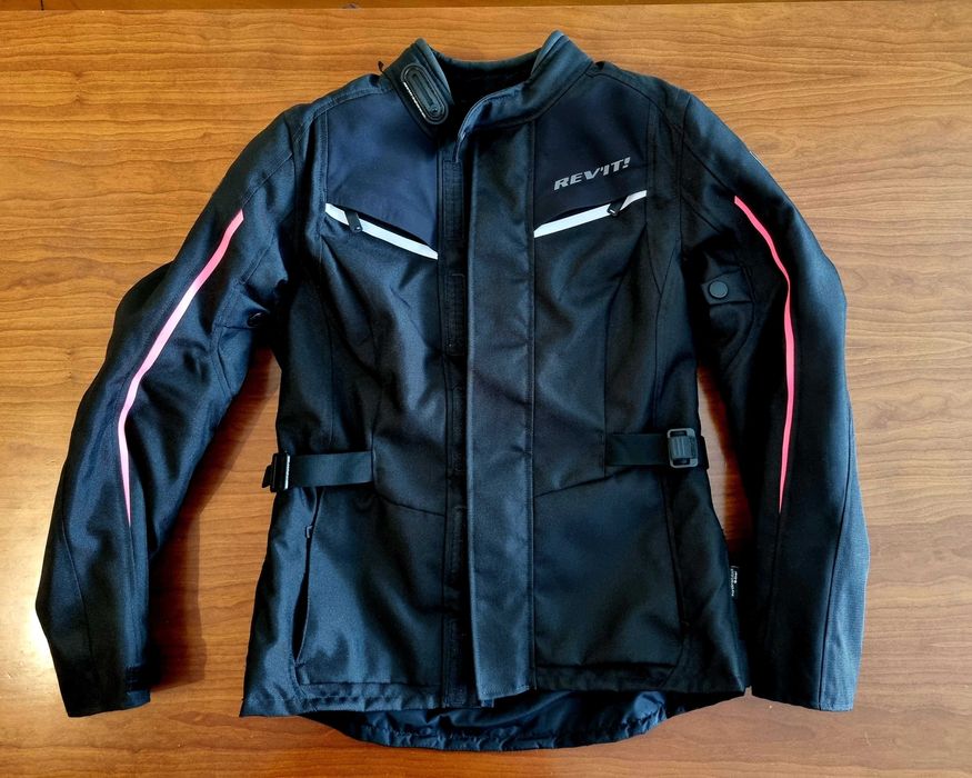 Casaco Motard REV’IT! Voltiac 2 Senhora Preto/Rosa (oferta de luvas REV'IT! Mosca Lady Preto/Rosa)