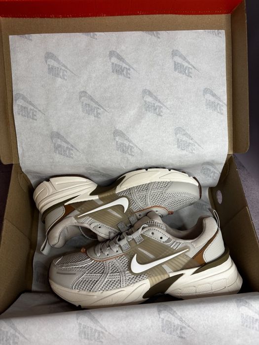Nike Runtekk V2K Beige Brown жіночі кросівки найк рантек