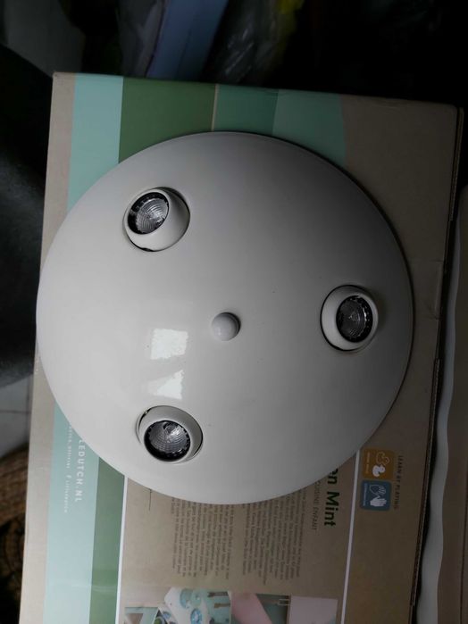 White three-light ceiling lamp435564345589780485