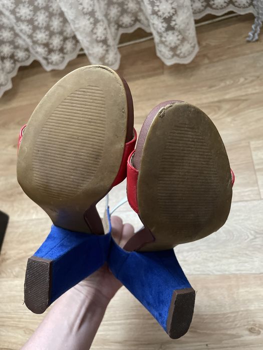 Стильні босоніжки