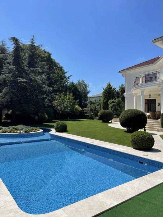 Розкішна італійська вілла біля моря • Басейн, лазня, гараж,21 сотка