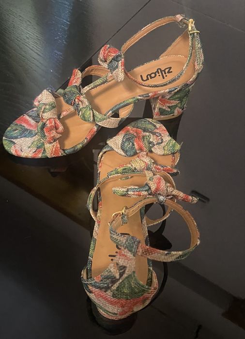 Sandalias Zilian, tamanho 37