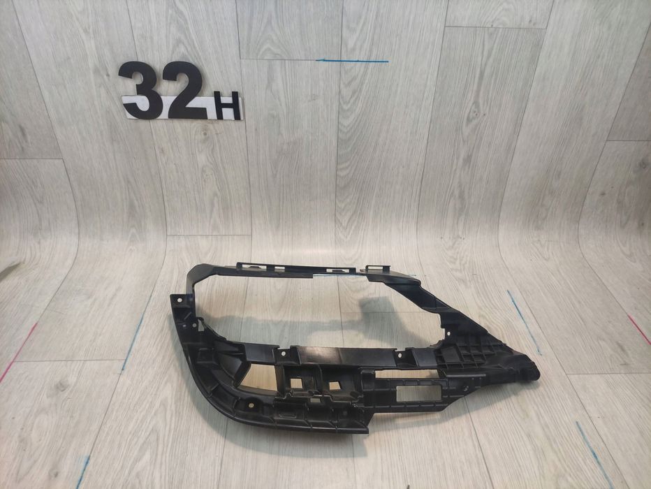audi a4 b9 mocowanie wydechu prawy tył 8w0807348e