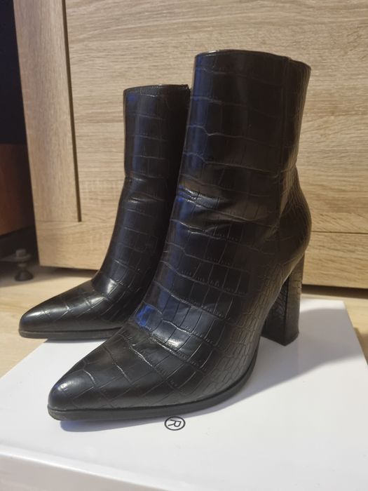 Piękne kozaczki DeeZee