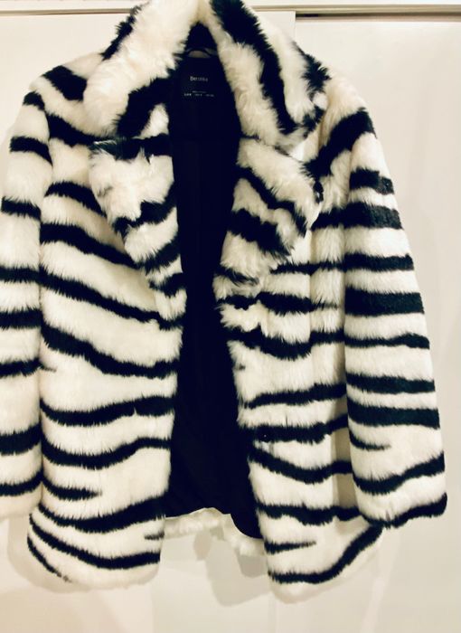 Futerko płaszcz zimowy kurtka Bershka w panterkę zeberkę zebra