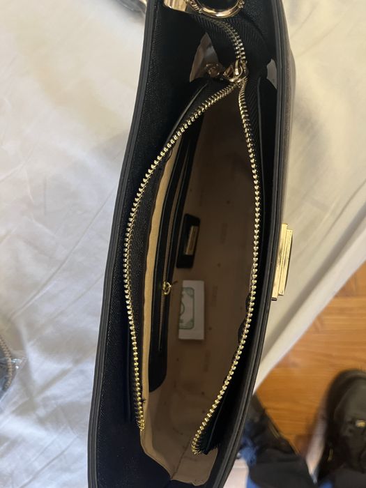 Uma bolsa da Guess nova