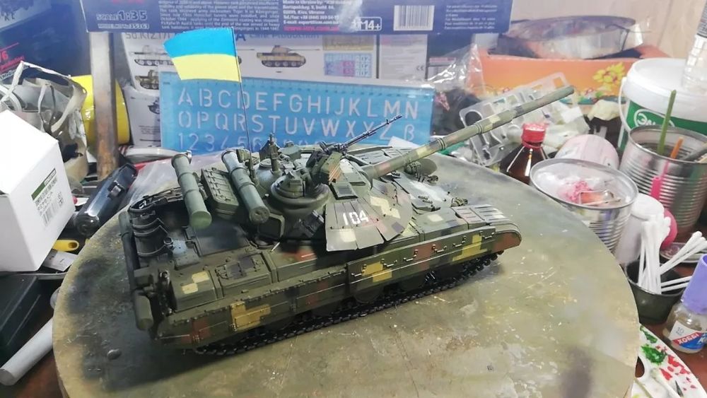 Модель танка Т-64БМ БУЛАТ 1/35 в наличии