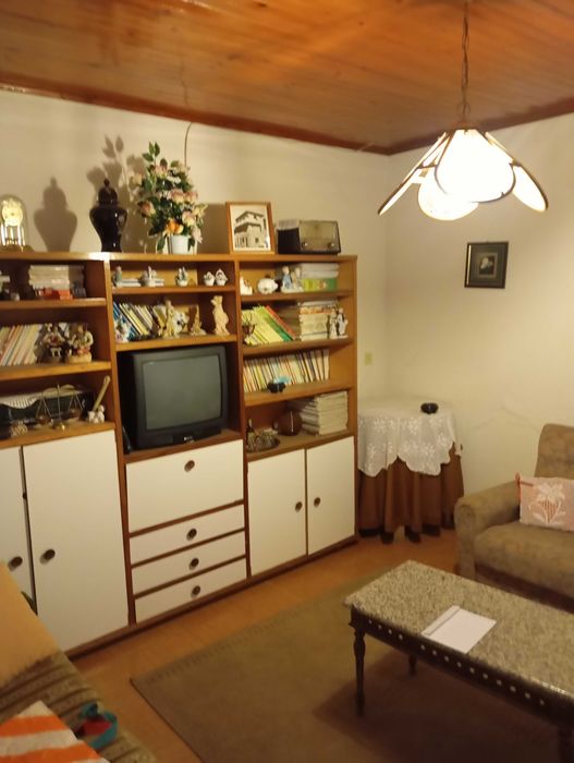 Linda casa de aldeia, com 3 andares - Pronta a entrar.