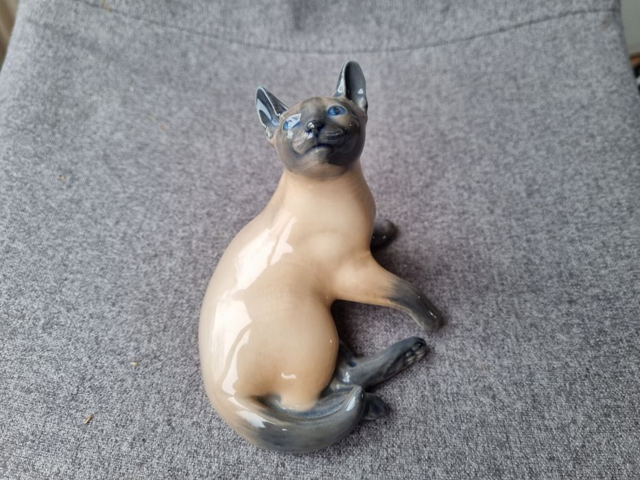 Royal Copenhagen duzy kot porcelanowy stan idealny