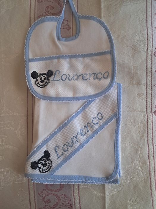 Conjunto babete e fralda